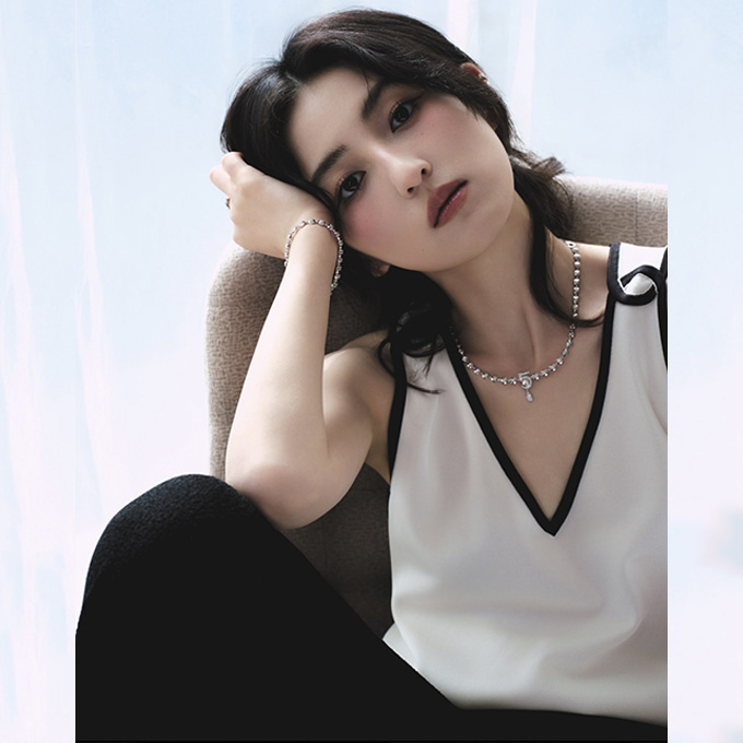 chanel contrast trim ring detail silk camisole tank top